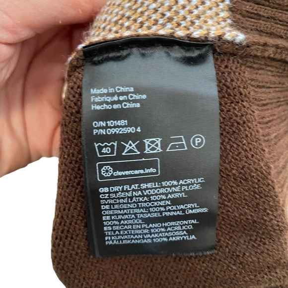 Sweater Vest Women’s Small Divided by H&M Brown Blue And White Diamonds - Picture 5 of 8